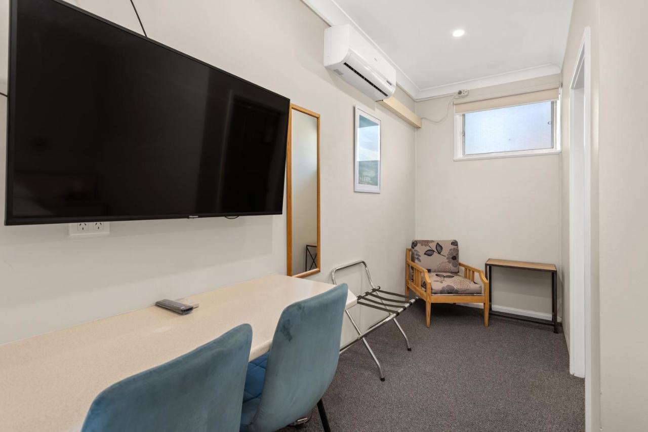 Wingham Motel Екстериор снимка