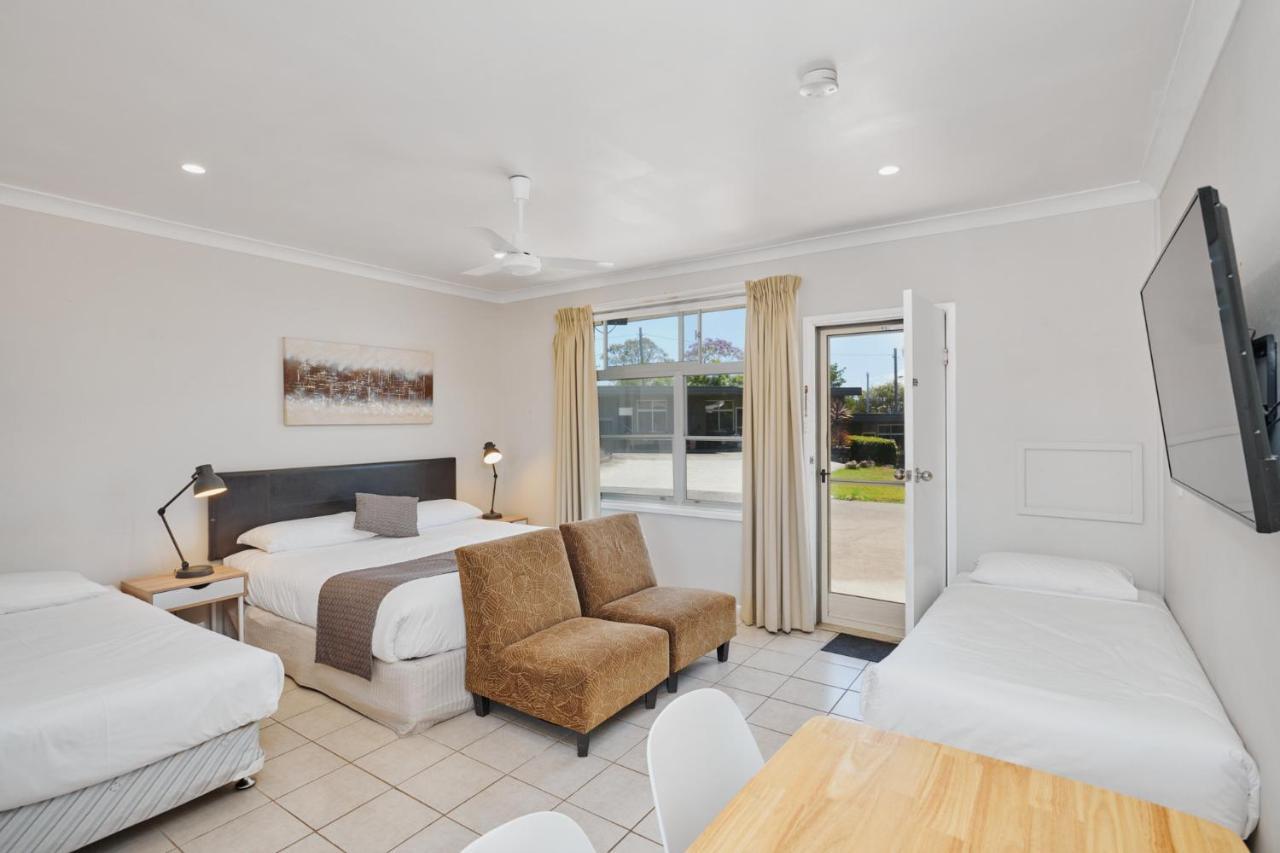 Wingham Motel Екстериор снимка