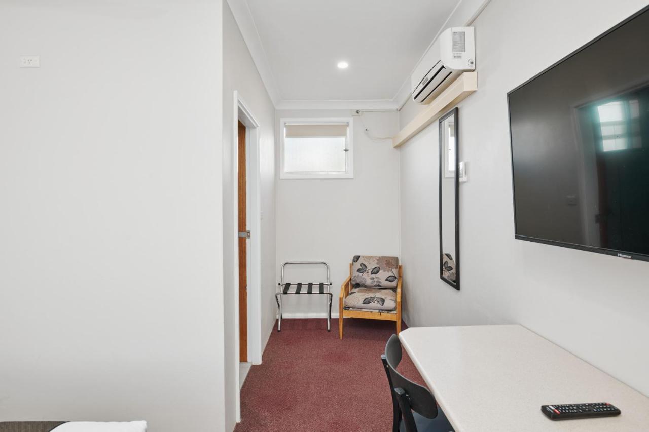 Wingham Motel Екстериор снимка