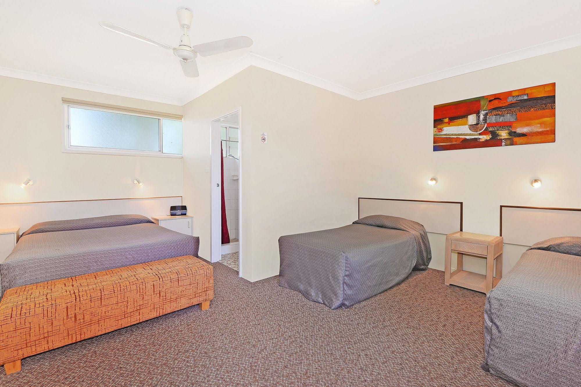 Wingham Motel Екстериор снимка