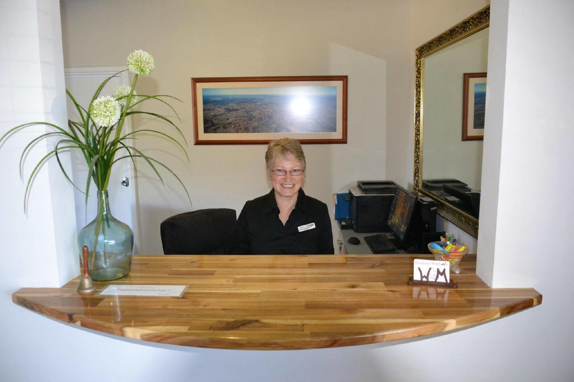 Wingham Motel Екстериор снимка