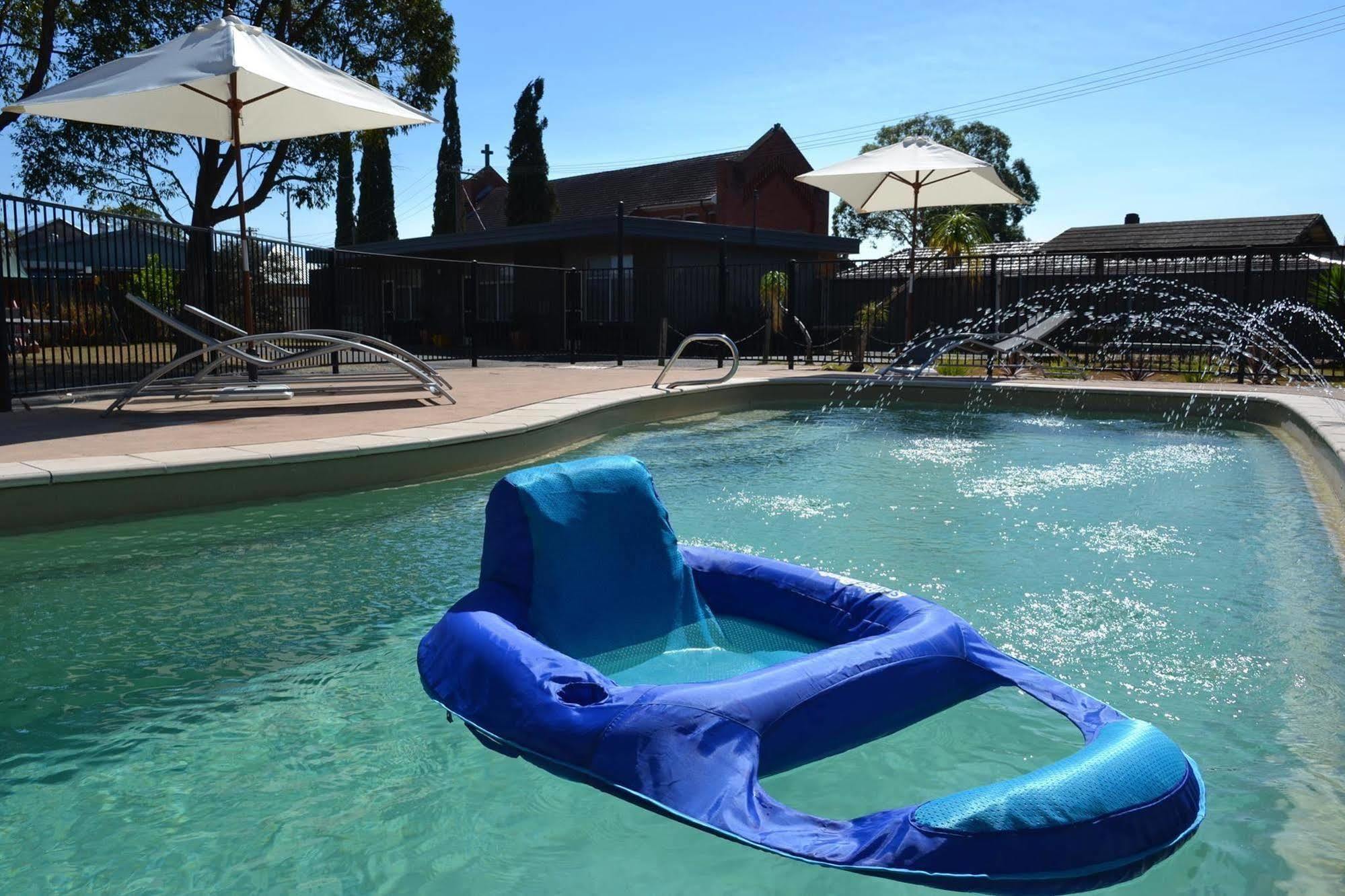 Wingham Motel Екстериор снимка